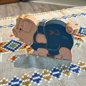 Vintage 1997 Handmade/Painted Wooden Cutie Pig